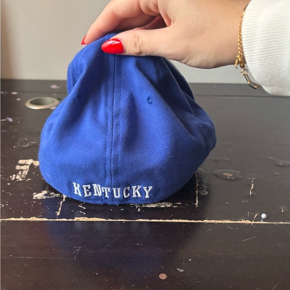 Nike Blue and White UK Cap, Retailed at $20 - AT LOWEST RECOMMENDED LISTING - Picture 4 of 5